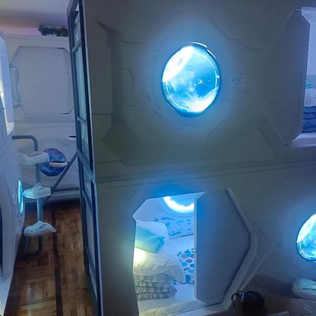 Panda Victor Space Capsule Hostel-Neo Nomad Белград Экстерьер фото